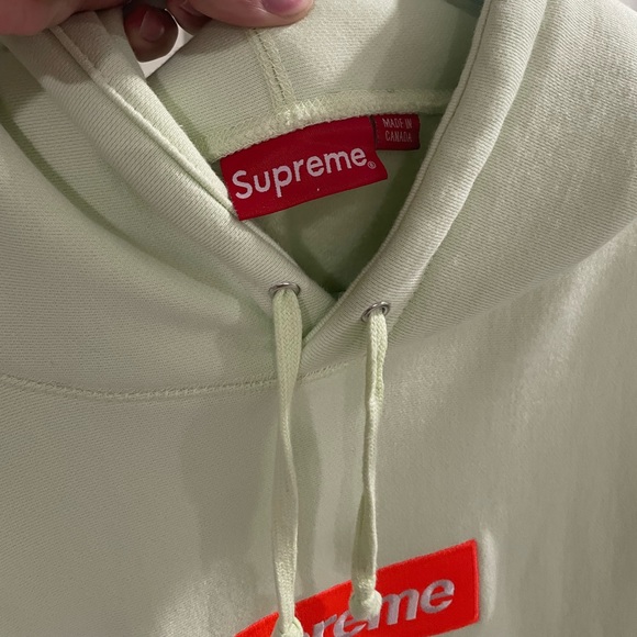 Supreme Box Logo Hooded Sweatshirt FW17 - Picture 5 of 8